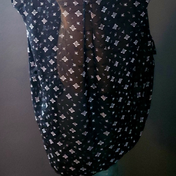 a.n.a Sleeveless Sheer shirt size XL - Picture 10 of 11